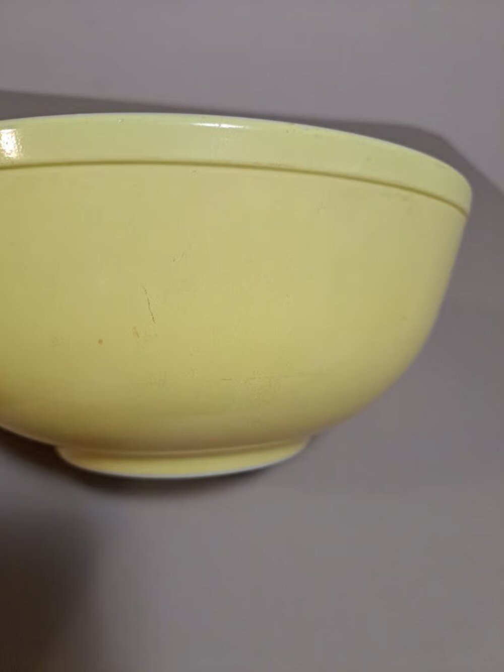Pyrex Vintage 404 Primary Yellow 4 Quart Mixing Serving Bowl - Picture 4 of 9